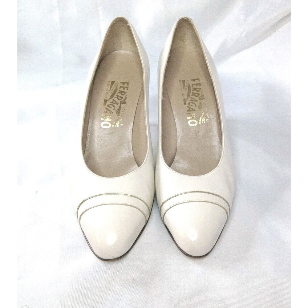 Salvatore ferragamo Captoe Pumps Women's Shoes size 8.5 B Ivory White